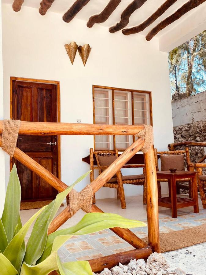 Helwas Zanzibar Beach Hotel ブウェワウ エクステリア 写真