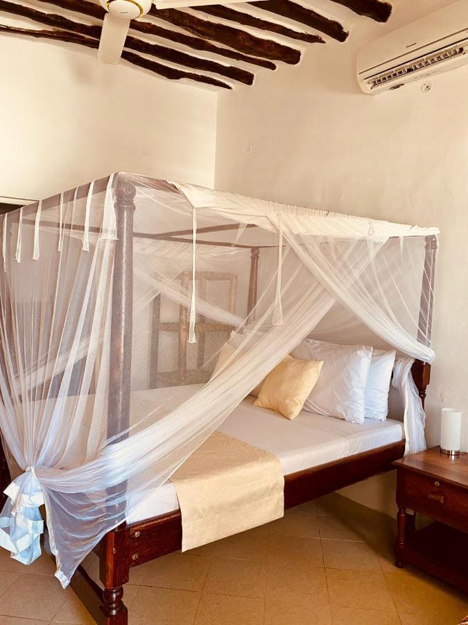 Helwas Zanzibar Beach Hotel ブウェワウ エクステリア 写真