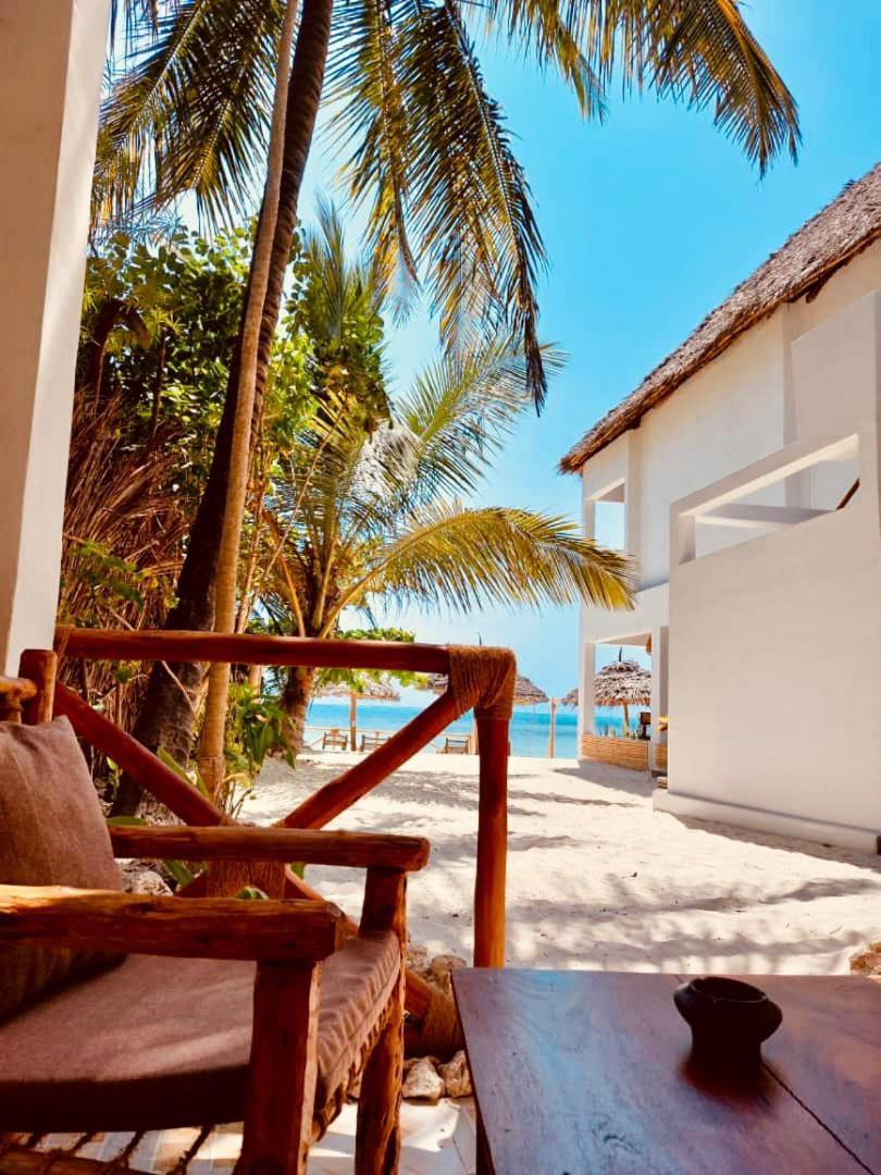 Helwas Zanzibar Beach Hotel ブウェワウ エクステリア 写真