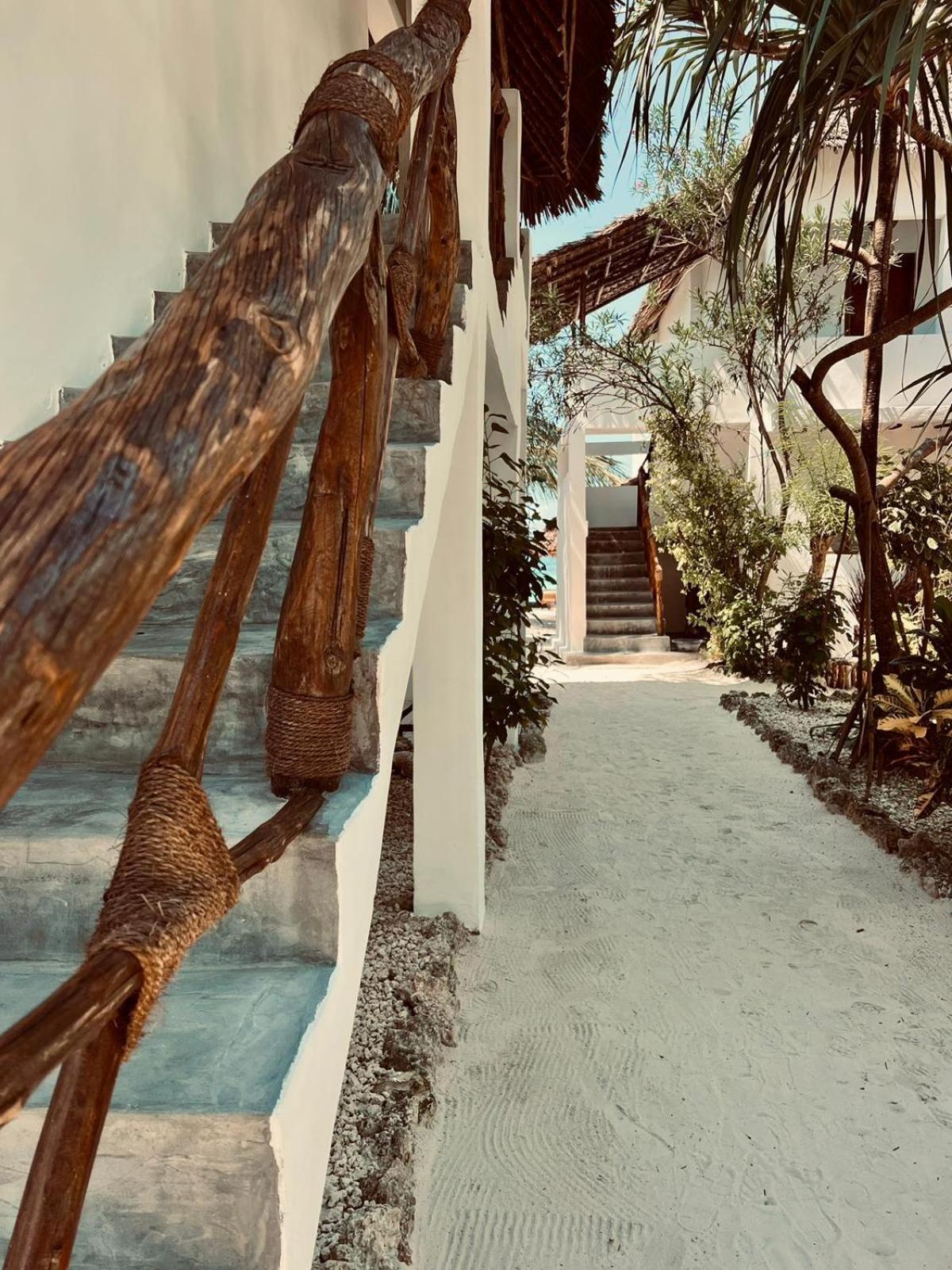 Helwas Zanzibar Beach Hotel ブウェワウ エクステリア 写真