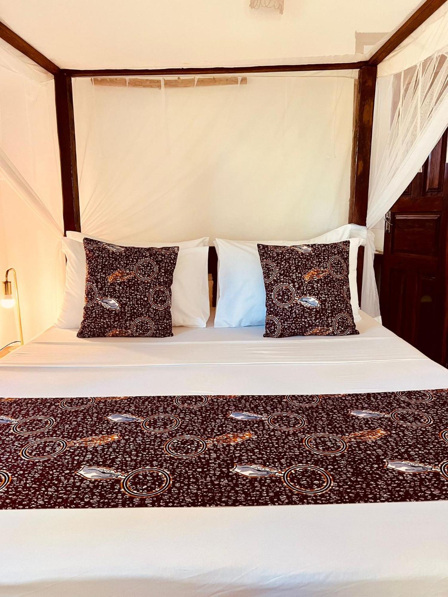 Helwas Zanzibar Beach Hotel ブウェワウ エクステリア 写真