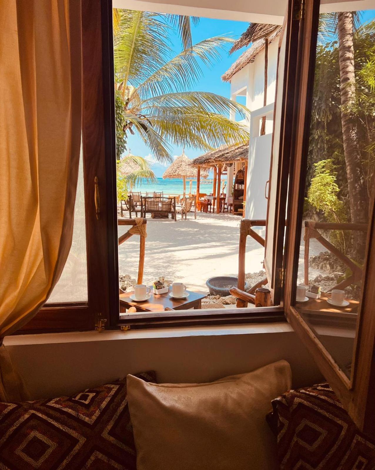 Helwas Zanzibar Beach Hotel ブウェワウ エクステリア 写真