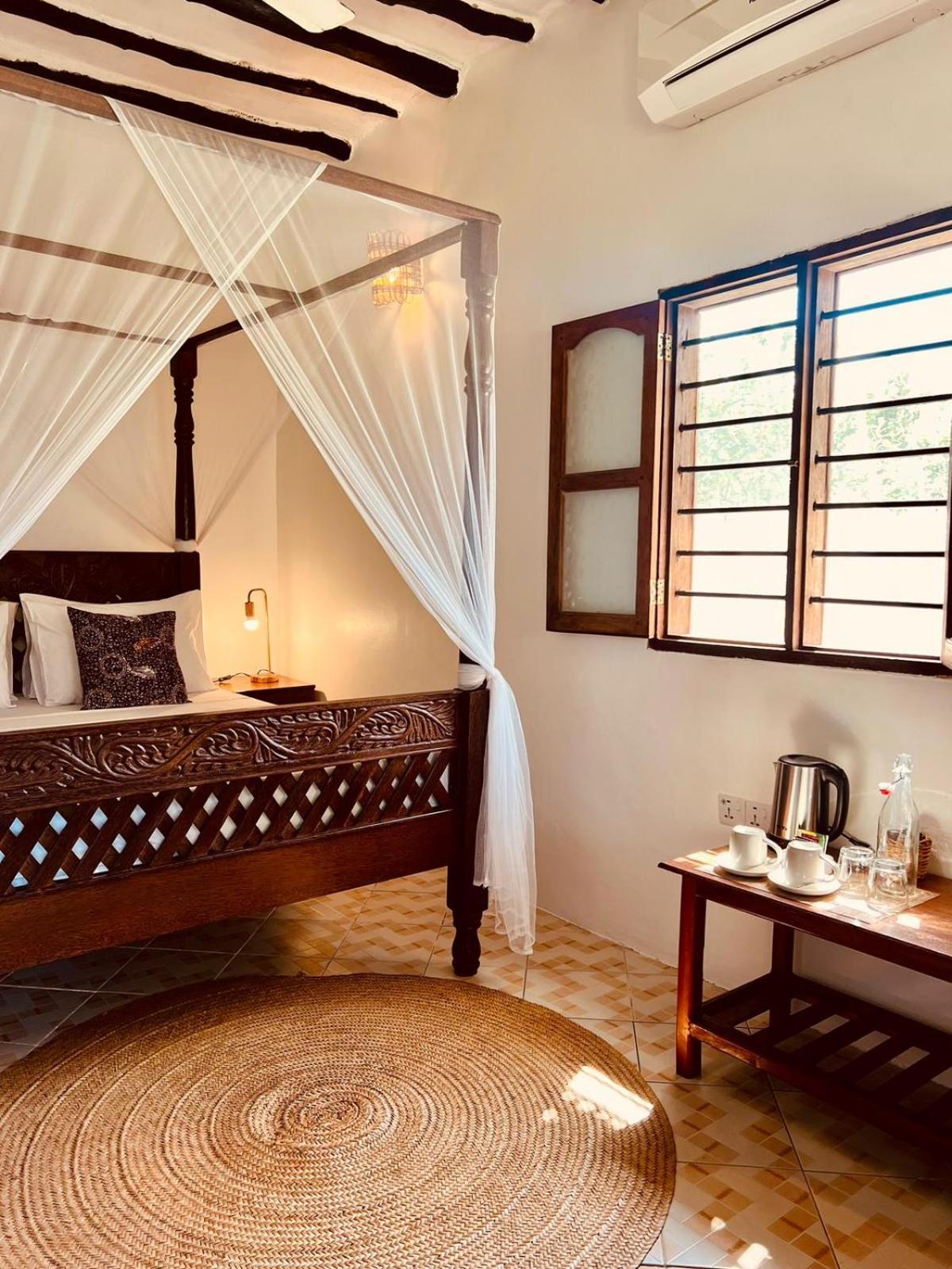 Helwas Zanzibar Beach Hotel ブウェワウ エクステリア 写真