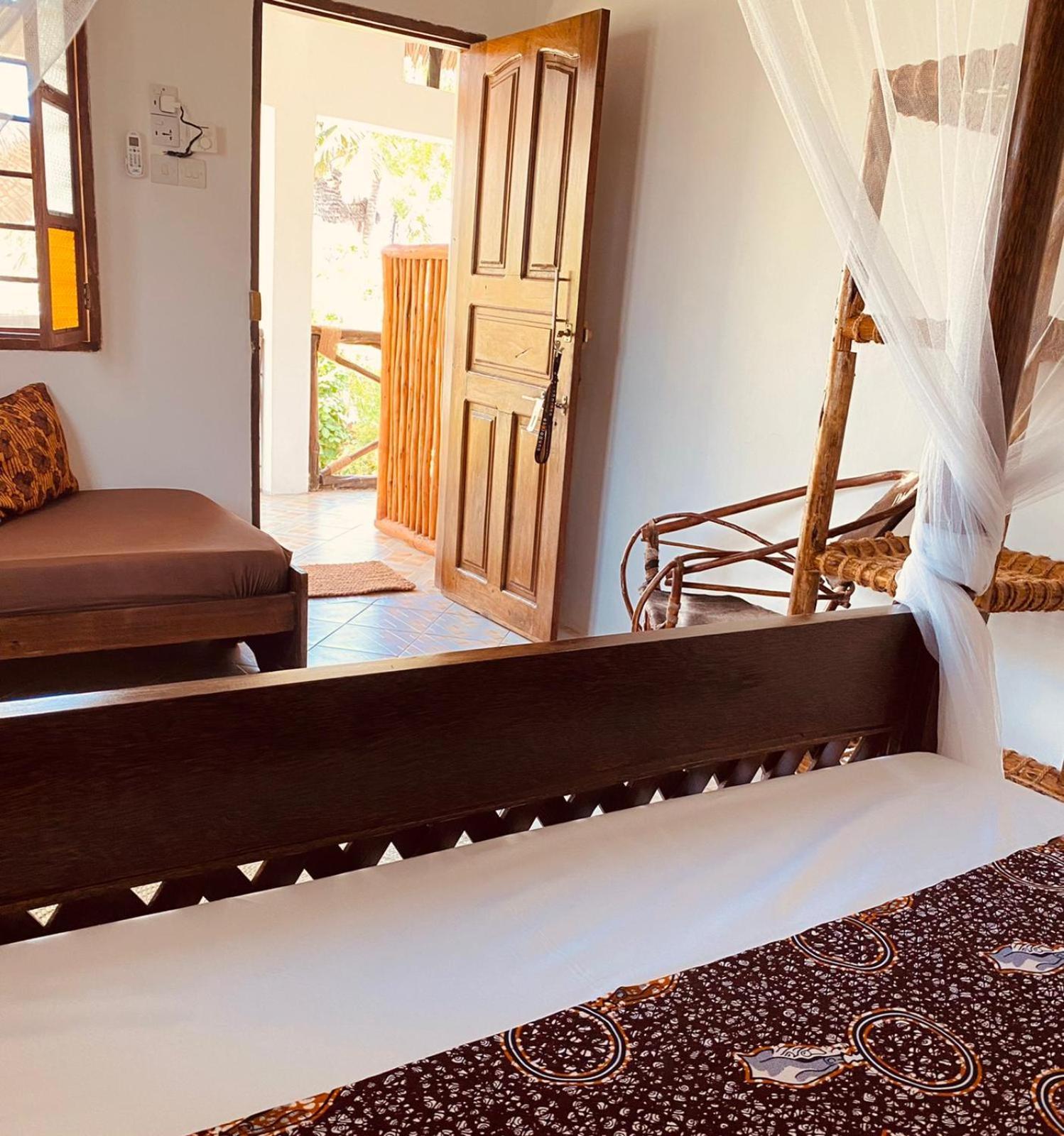 Helwas Zanzibar Beach Hotel ブウェワウ エクステリア 写真