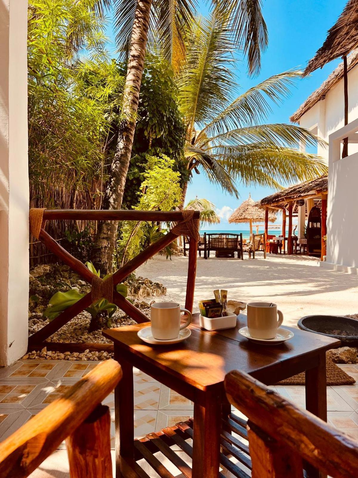 Helwas Zanzibar Beach Hotel ブウェワウ エクステリア 写真
