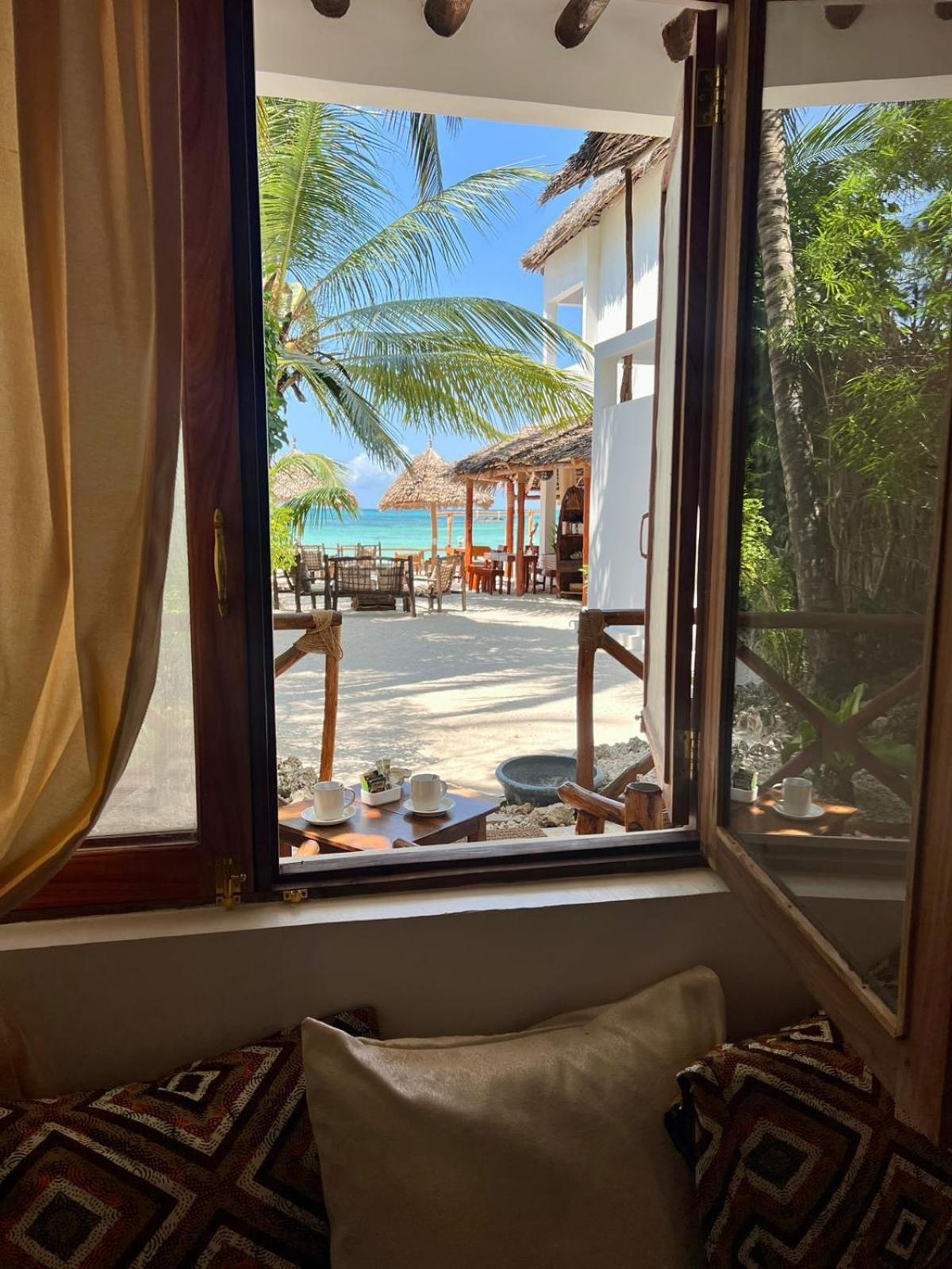 Helwas Zanzibar Beach Hotel ブウェワウ エクステリア 写真